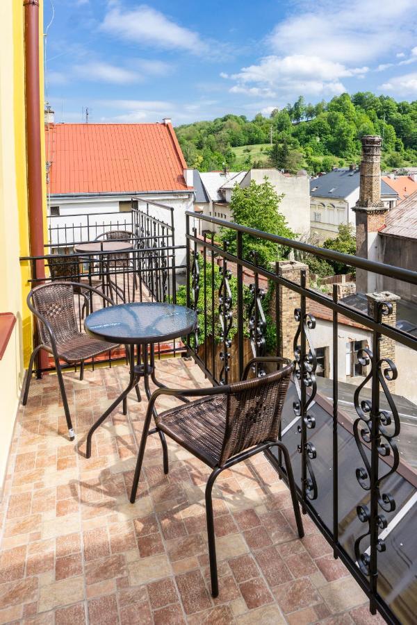Penzion Ruze Benesov nad Ploucnici Экстерьер фото
